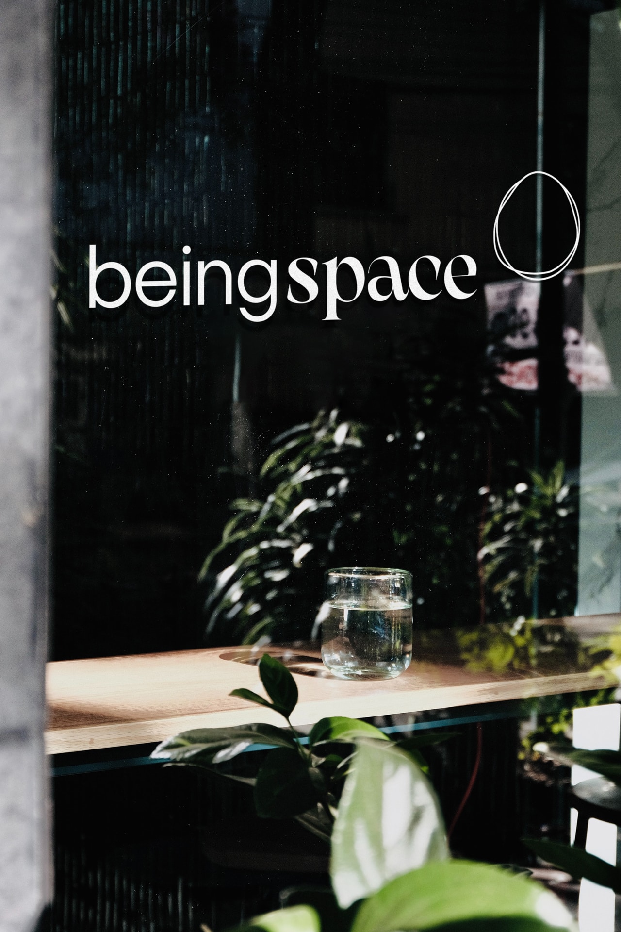 Being Space Yoga-Studio Hamburg, Corporate Design, Logodesign, Fensterbeklebung